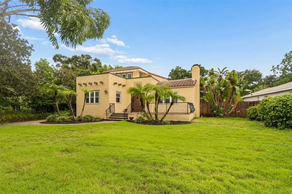 2518 GRANADA CIRCLE E St Petersburg, FL 33712