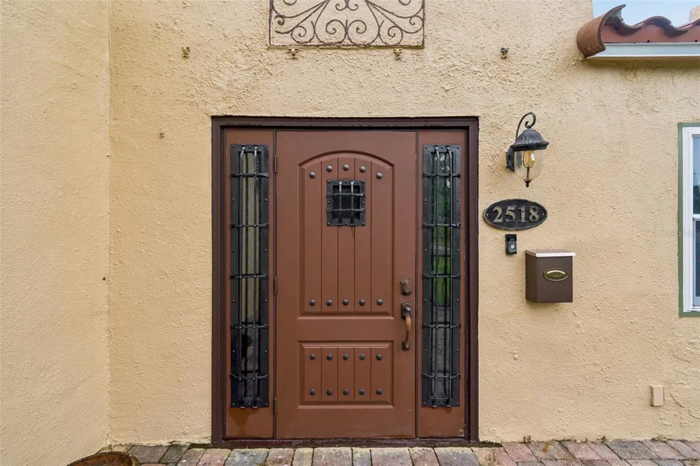 2518 GRANADA CIRCLE E St Petersburg, FL 33712