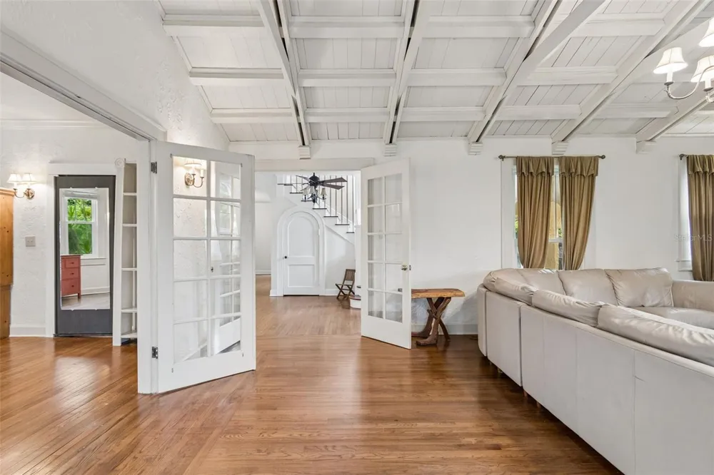 2518 GRANADA CIRCLE E St Petersburg, FL 33712