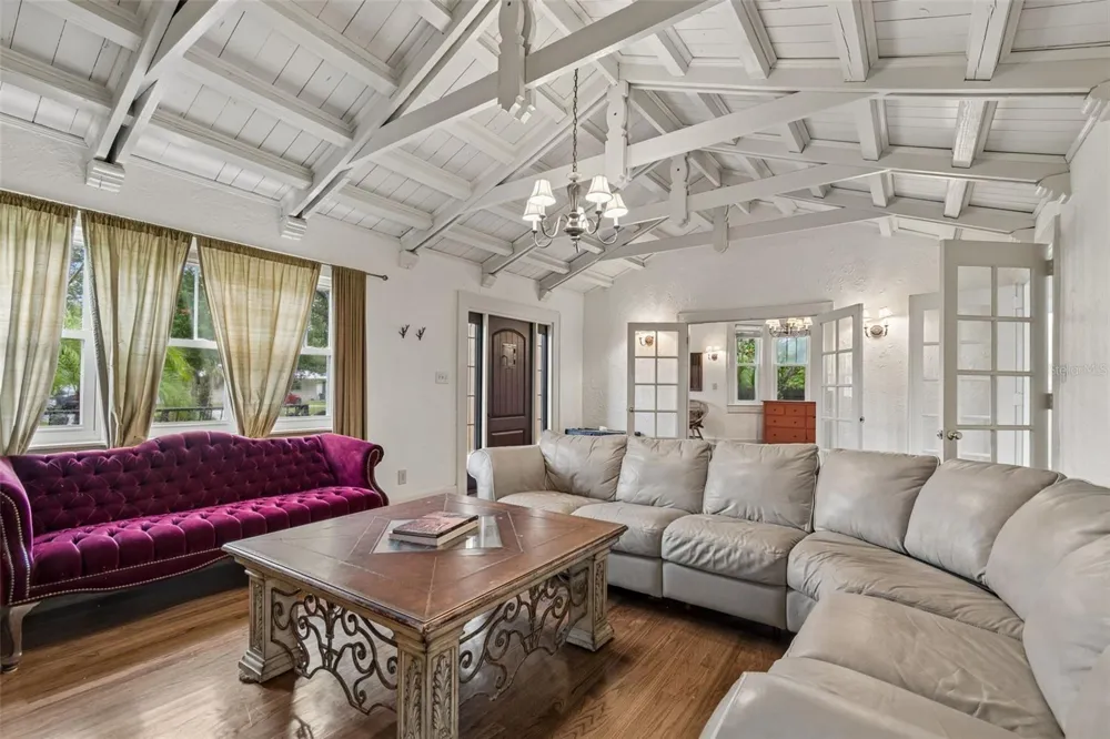 2518 GRANADA CIRCLE E St Petersburg, FL 33712