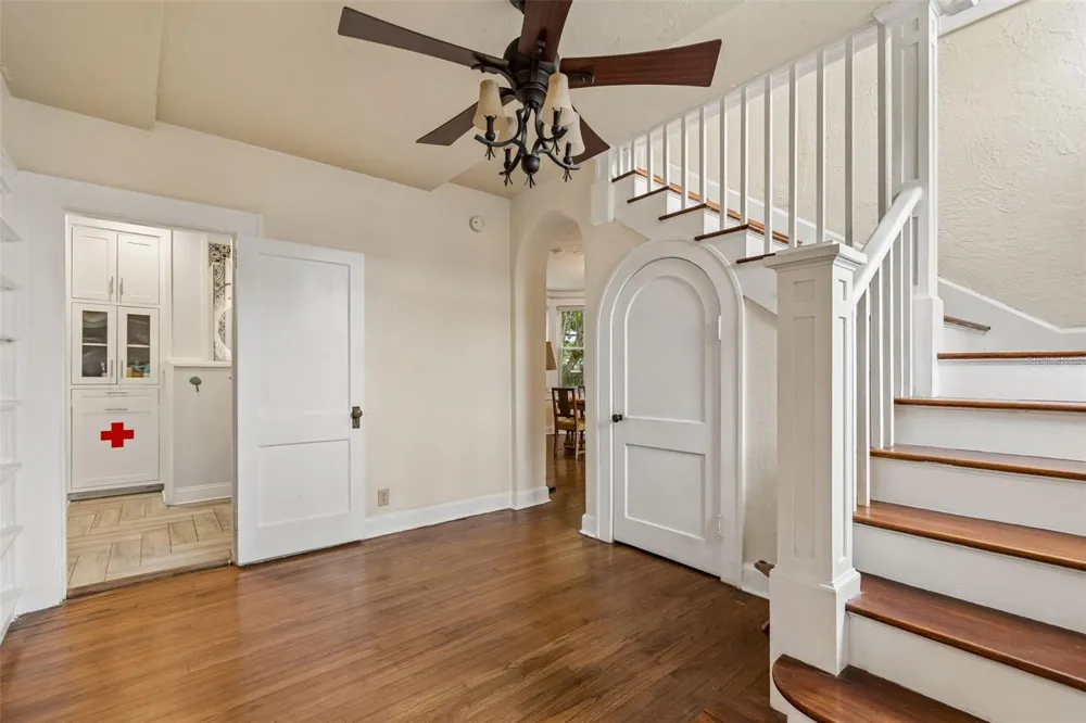 2518 GRANADA CIRCLE E St Petersburg, FL 33712