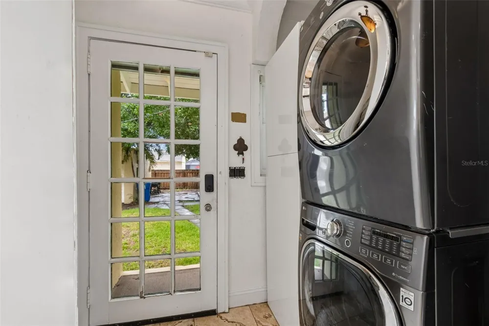 2518 GRANADA CIRCLE E St Petersburg, FL 33712