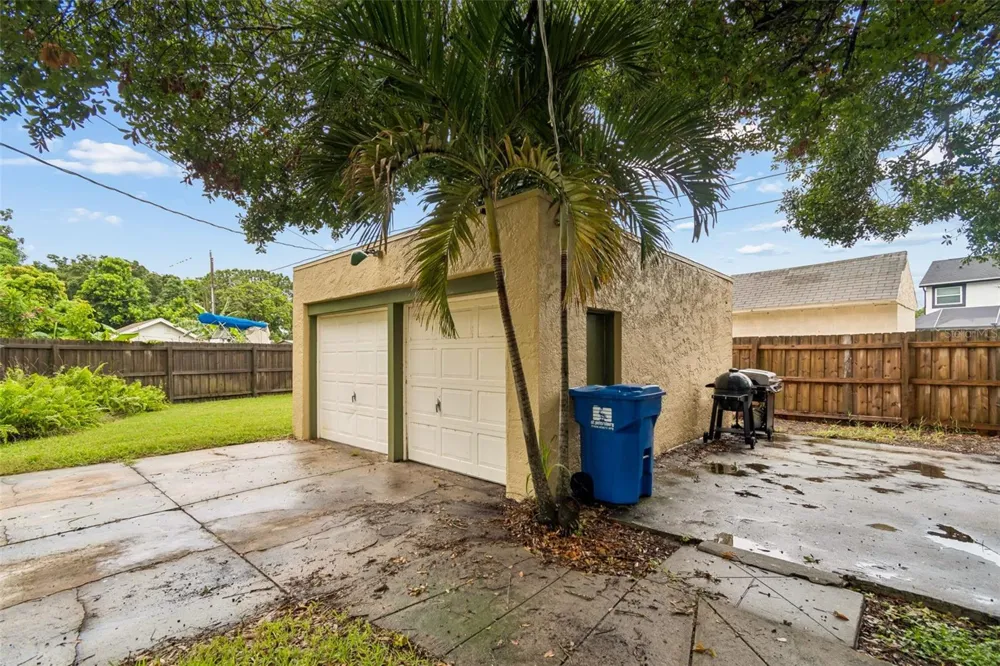 2518 GRANADA CIRCLE E St Petersburg, FL 33712