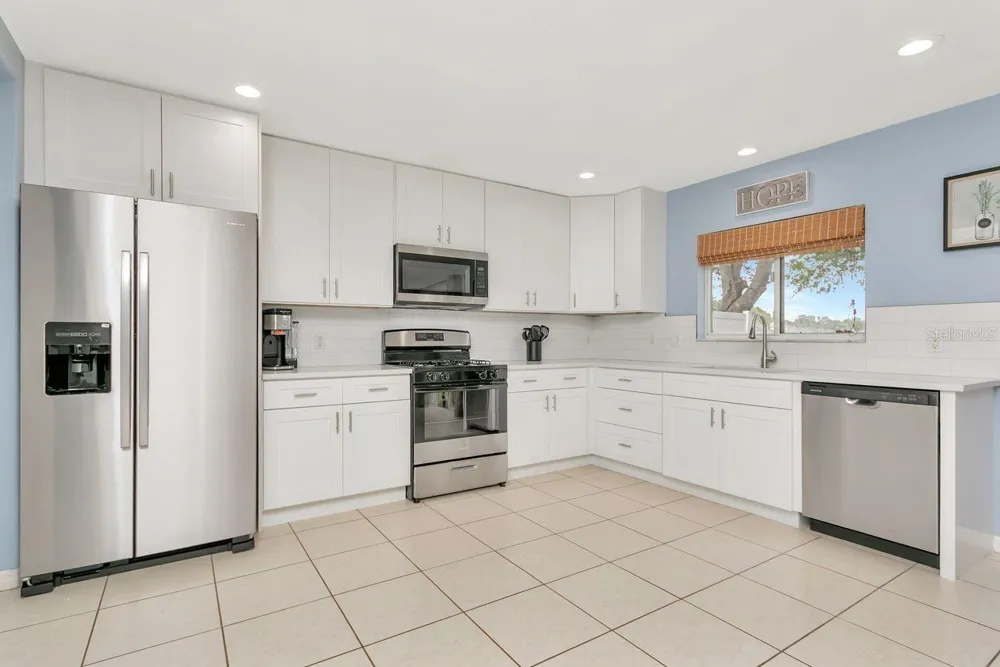 6818 WATERTON DRIVE Riverview, FL 33578