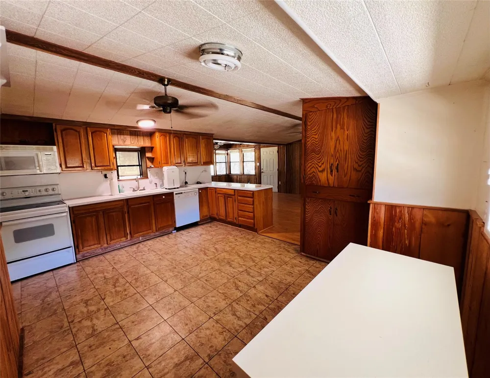 6335 Pr 4030 Normangee, TX 77871