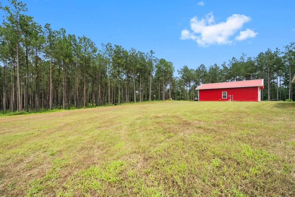 2145 Fm 946 S Oakhurst, TX 77359