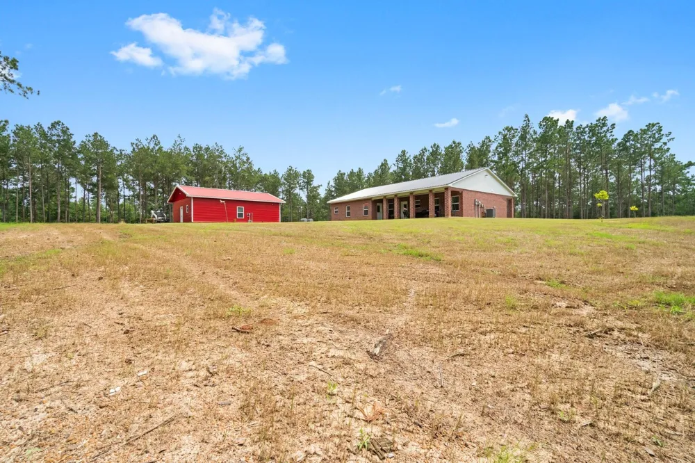 2145 Fm 946 S Oakhurst, TX 77359