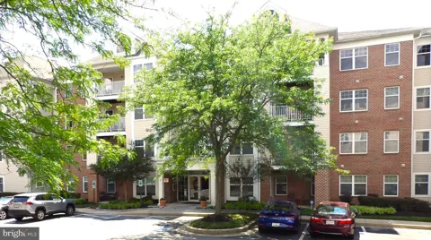 4550 CHAUCER WAY #302