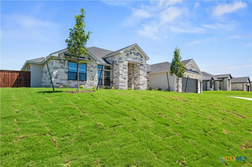 3061 Bella Vita Drive Nolanville, TX 76559