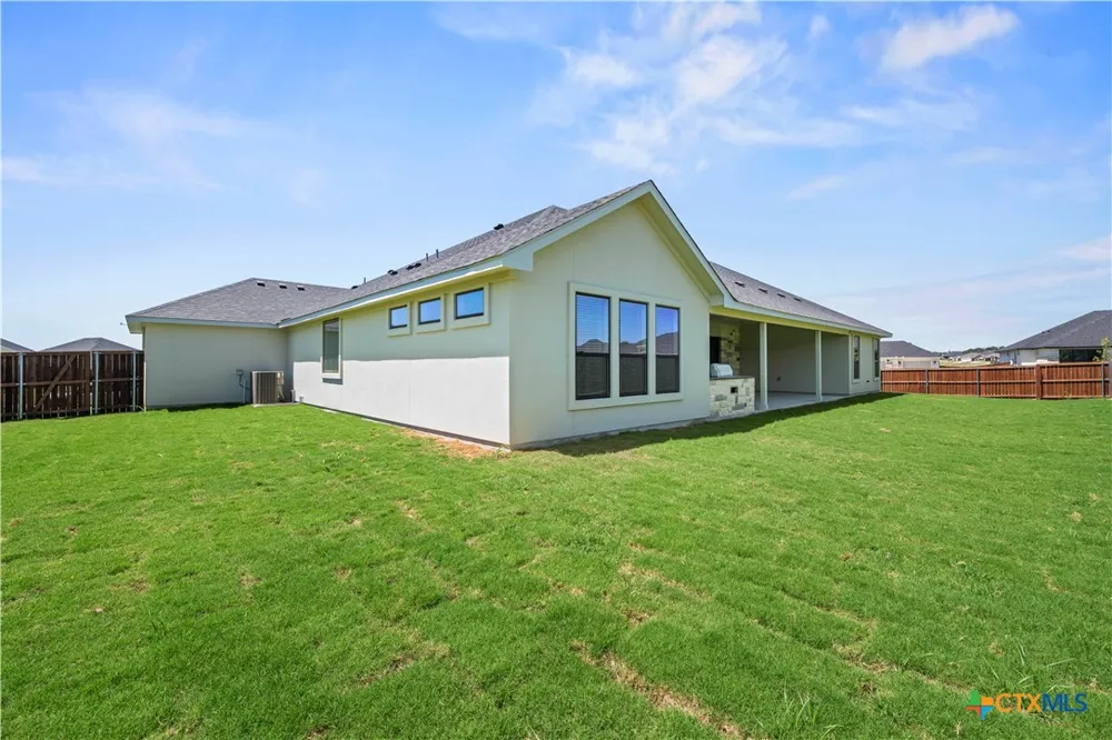 3061 Bella Vita Drive Nolanville, TX 76559
