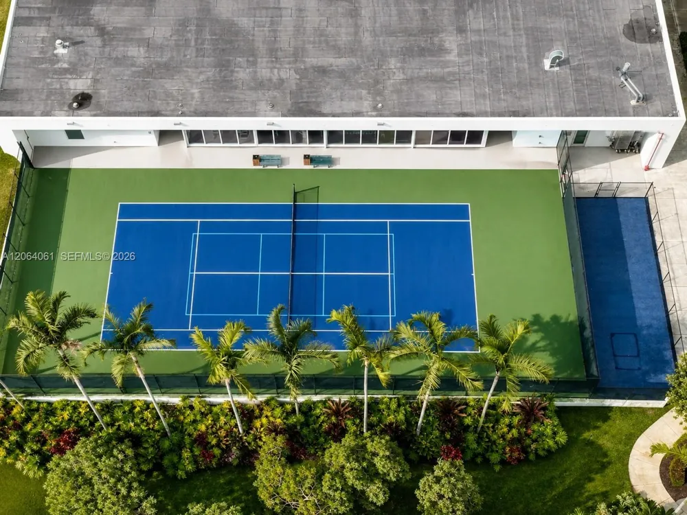 14951 Royal Oaks Ln #1501 North Miami, FL 33181