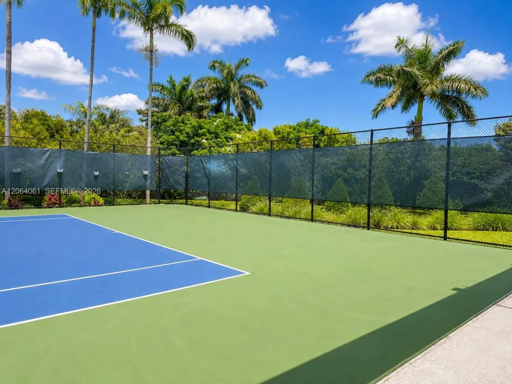 14951 Royal Oaks Ln #1501 North Miami, FL 33181