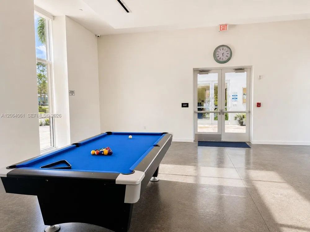 14951 Royal Oaks Ln #1501 North Miami, FL 33181
