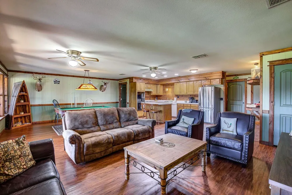 166 County Road 1559 Alba, TX 75410