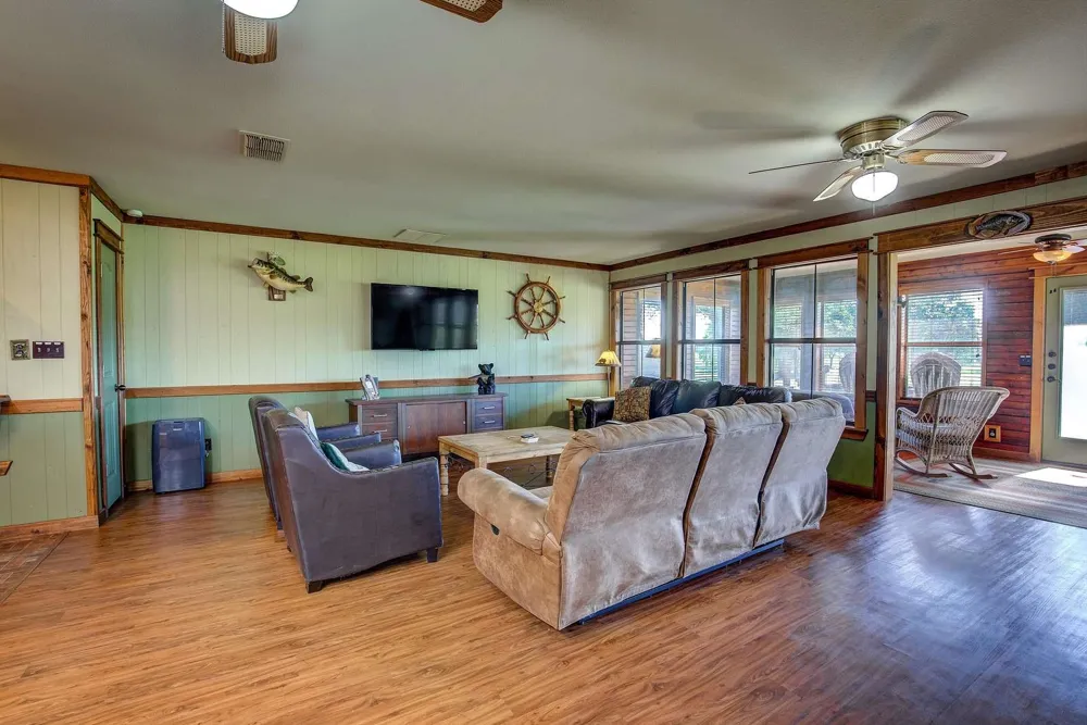 166 County Road 1559 Alba, TX 75410