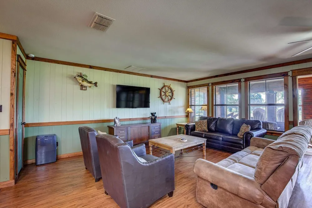 166 County Road 1559 Alba, TX 75410