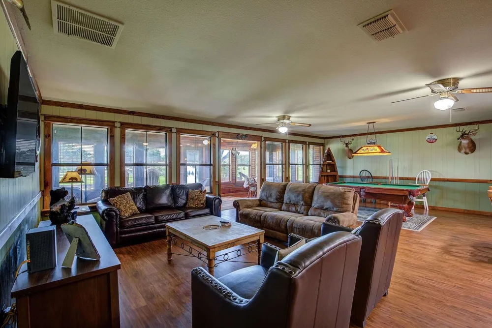 166 County Road 1559 Alba, TX 75410