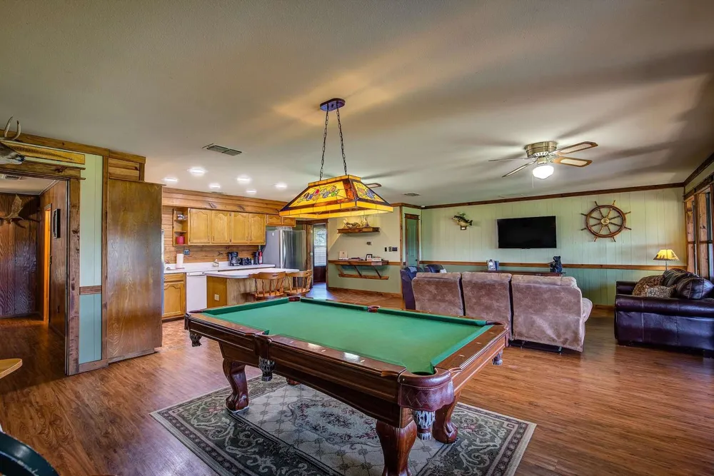 166 County Road 1559 Alba, TX 75410