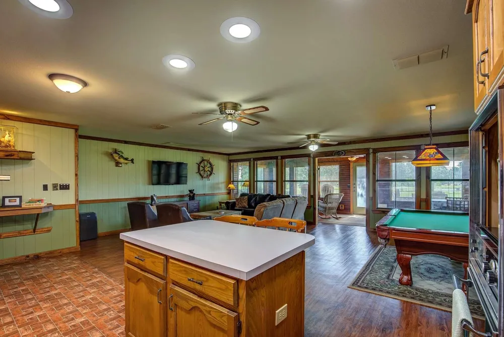 166 County Road 1559 Alba, TX 75410