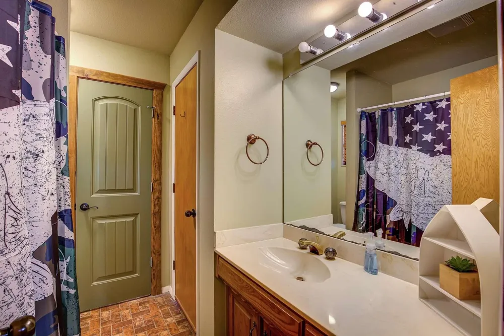 166 County Road 1559 Alba, TX 75410