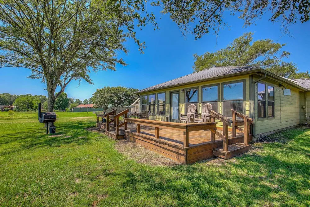 166 County Road 1559 Alba, TX 75410