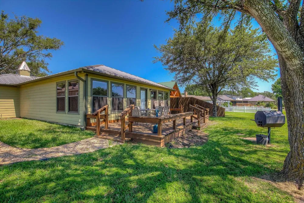 166 County Road 1559 Alba, TX 75410
