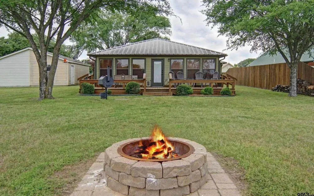166 County Road 1559 Alba, TX 75410