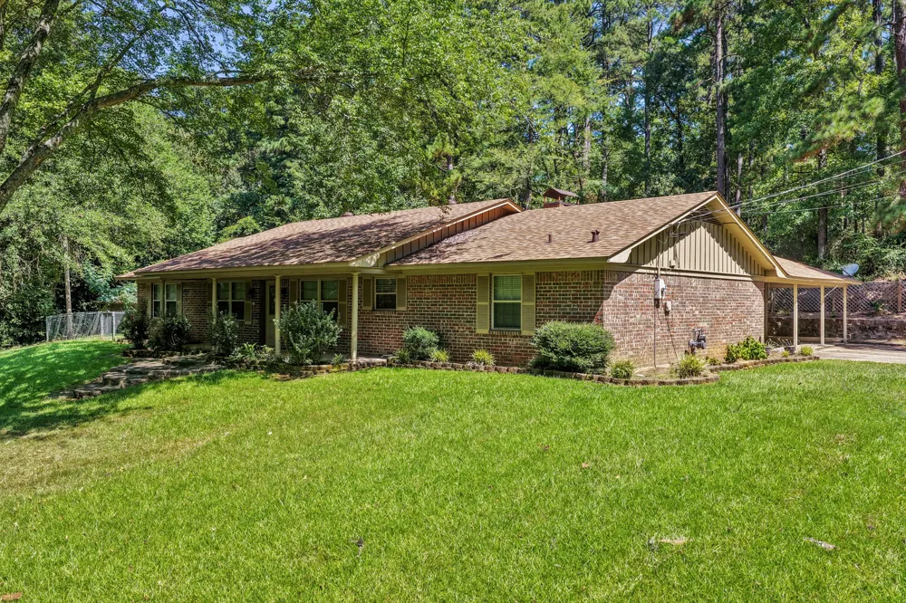 410 S Willis Street Daingerfield, TX 75638