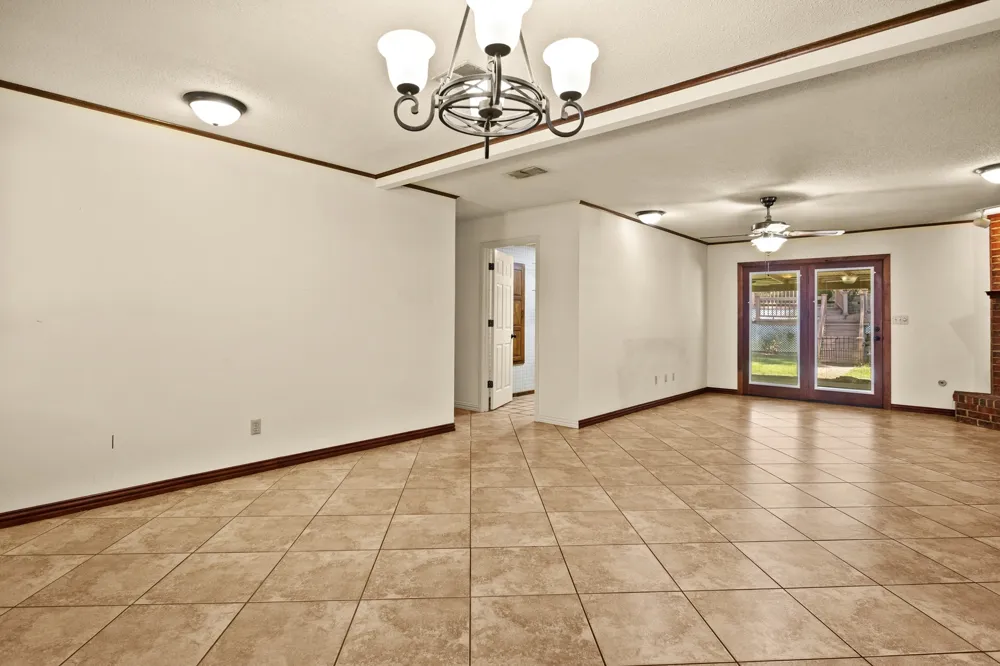 410 S Willis Street Daingerfield, TX 75638