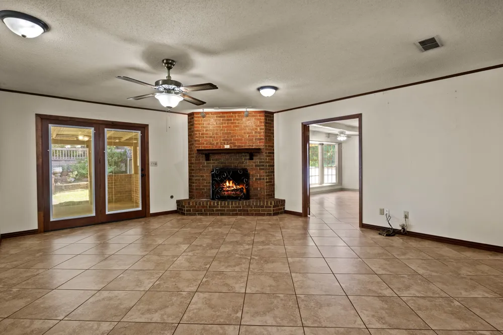 410 S Willis Street Daingerfield, TX 75638