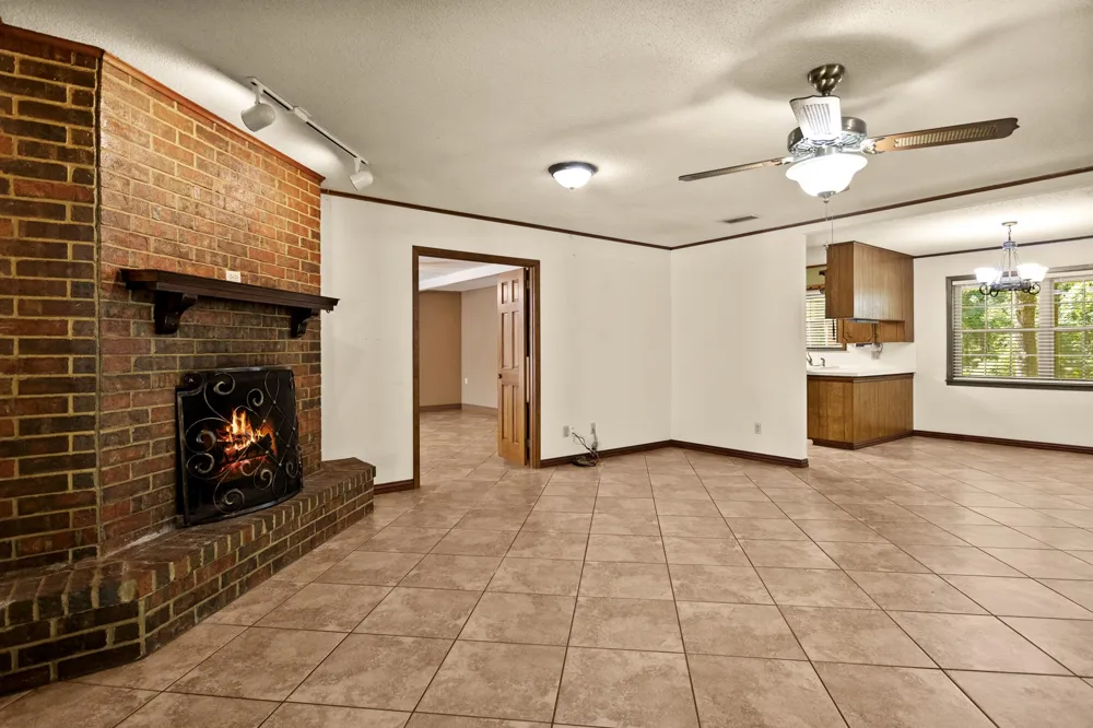 410 S Willis Street Daingerfield, TX 75638