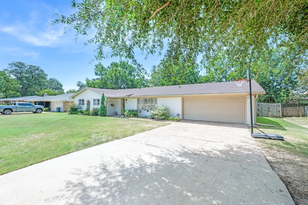 708 Lee Street Sulphur Springs, TX 75482