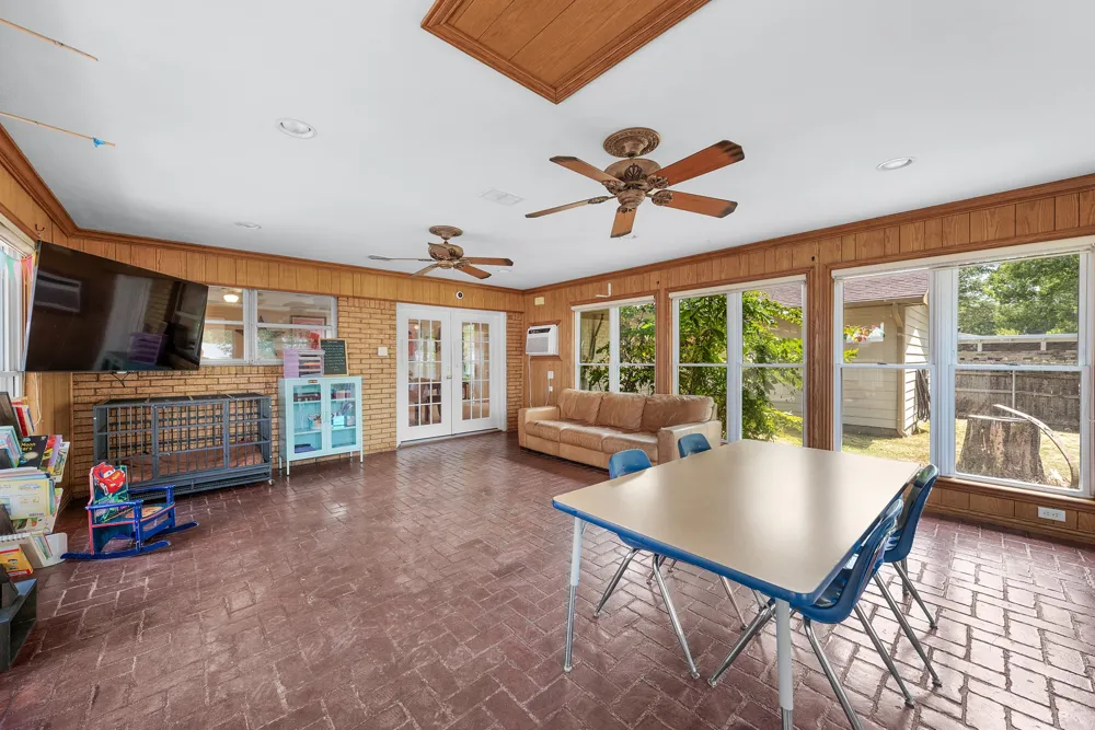708 Lee Street Sulphur Springs, TX 75482