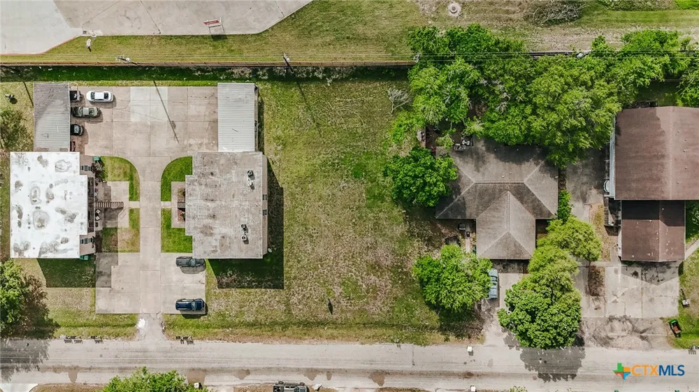 902 Simpson Road Victoria, TX 77904