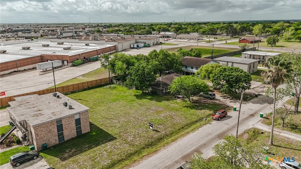 902 Simpson Road Victoria, TX 77904