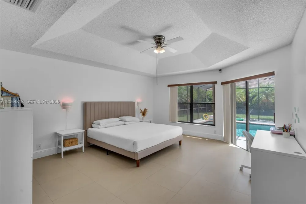 1051 Deerpath Ct Weston, FL 33326