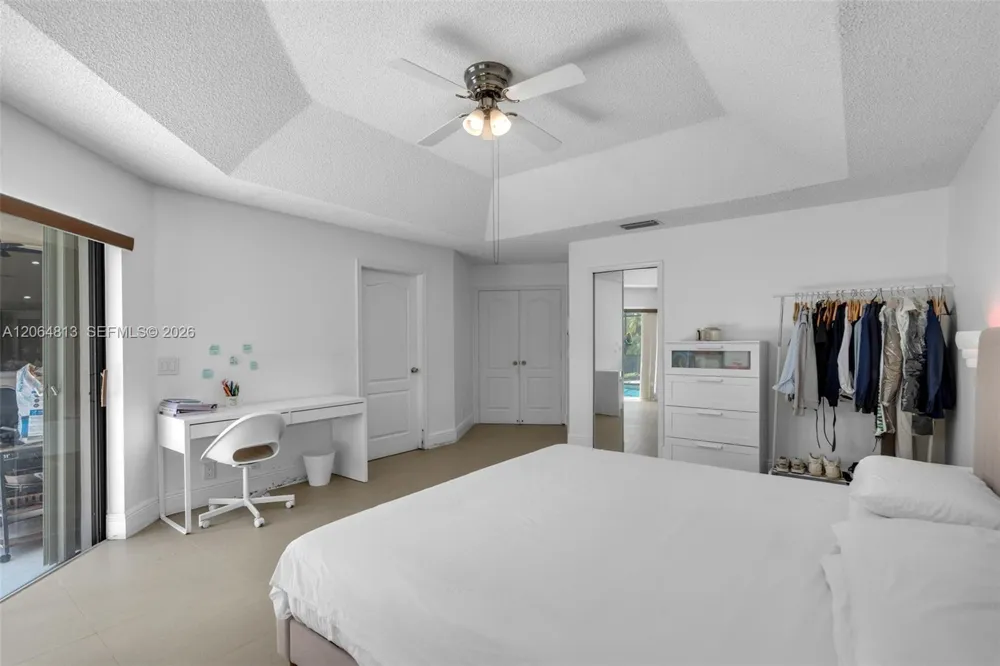 1051 Deerpath Ct Weston, FL 33326