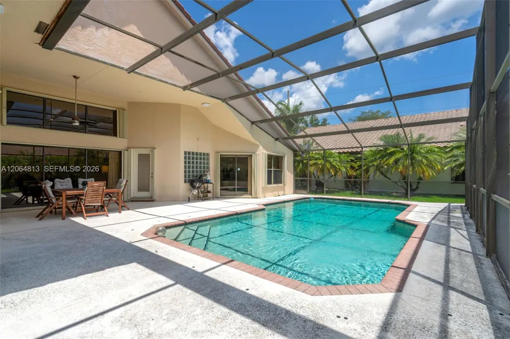 1051 Deerpath Ct Weston, FL 33326