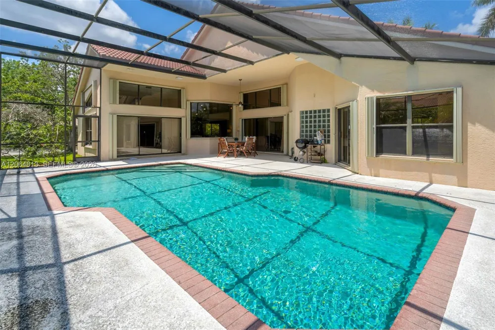 1051 Deerpath Ct Weston, FL 33326