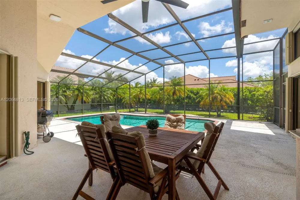 1051 Deerpath Ct Weston, FL 33326