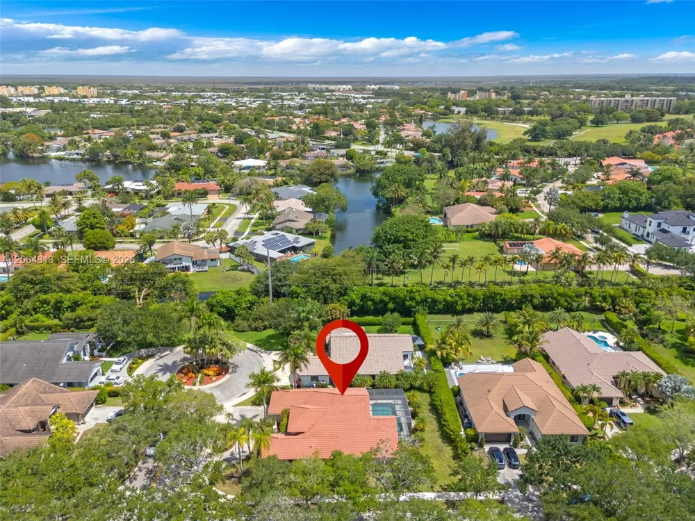 1051 Deerpath Ct Weston, FL 33326