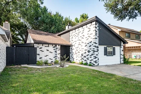 30 Crestbriar Court