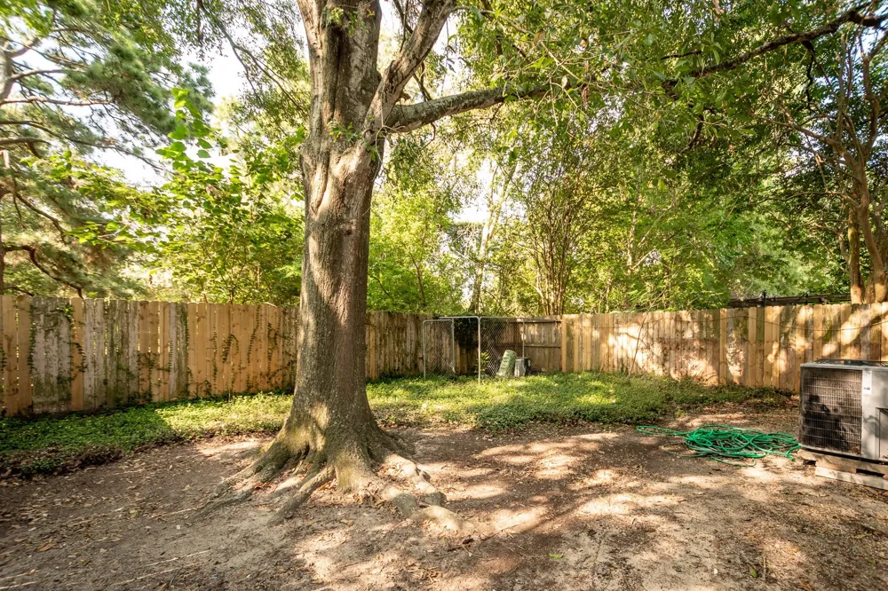 30 Crestbriar Court Baytown, TX 77521