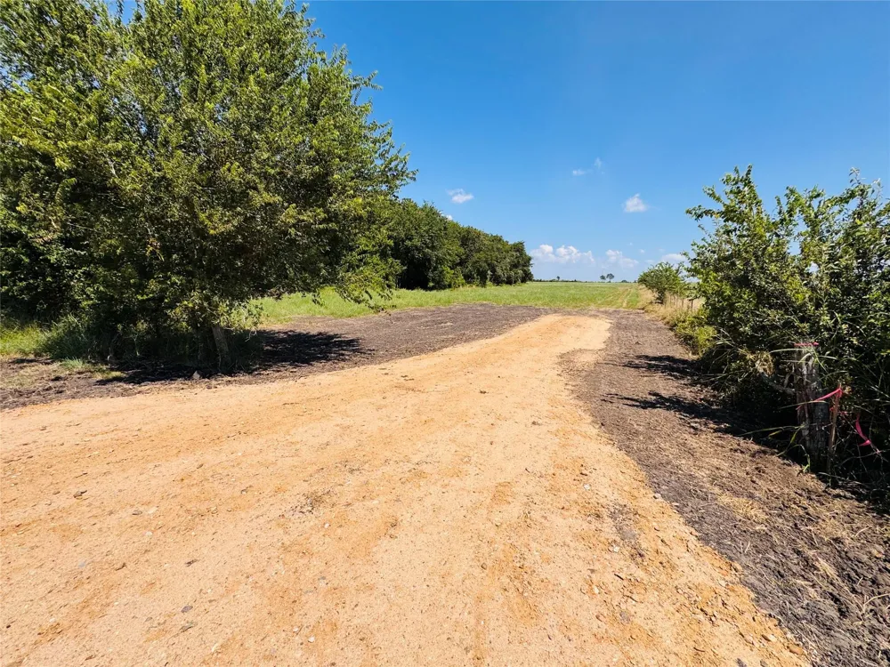 4597 Kubenka Schulenburg, TX 78956