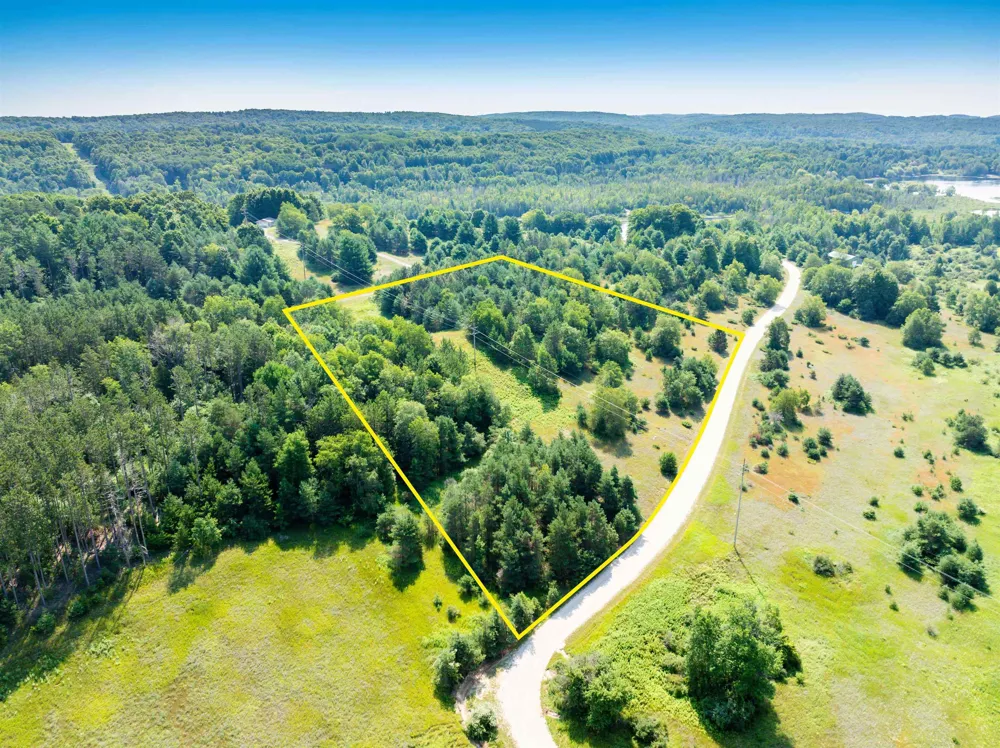 Rolling Ridge Lane Banks Township, MI 49729