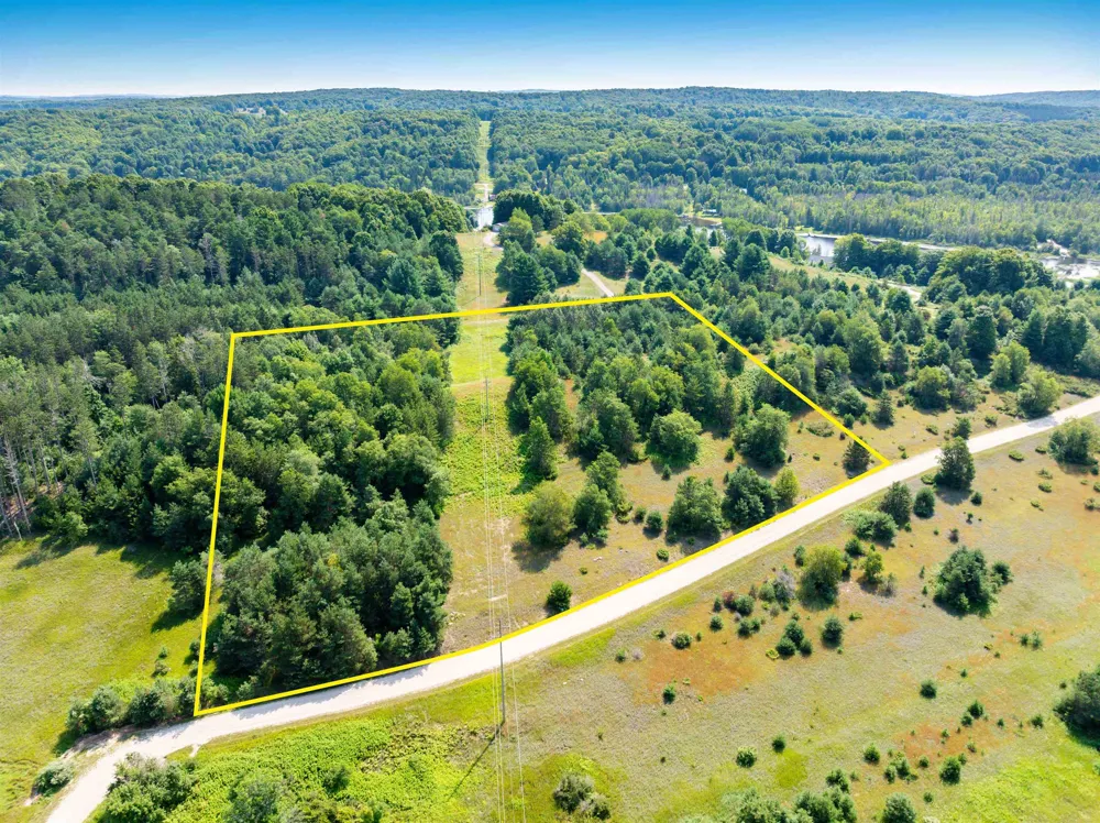 Rolling Ridge Lane Banks Township, MI 49729