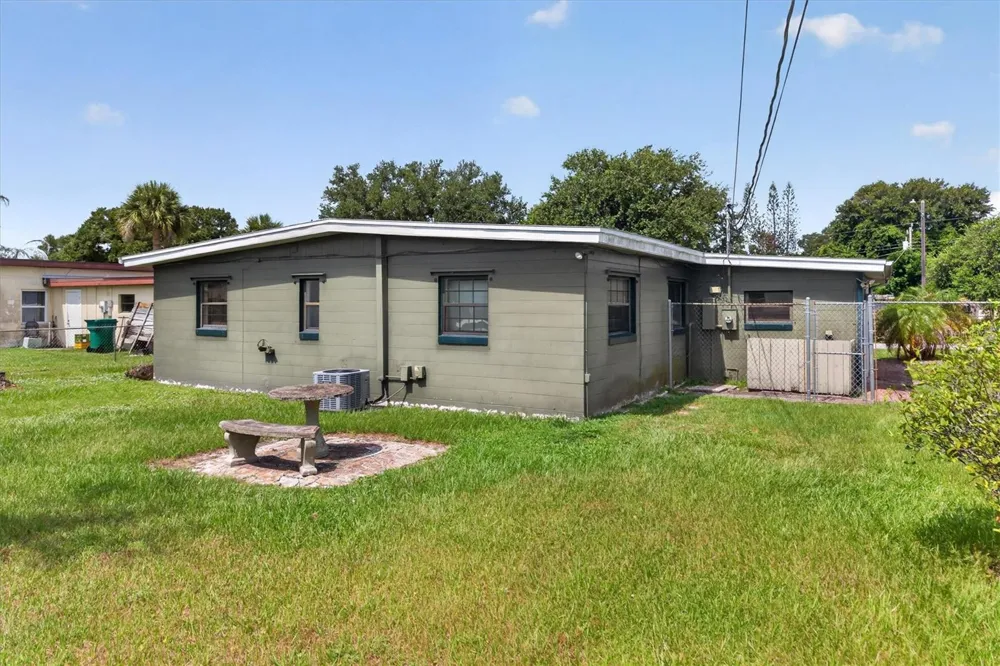 1865 CEDARWOOD DRIVE Melbourne, FL 32935