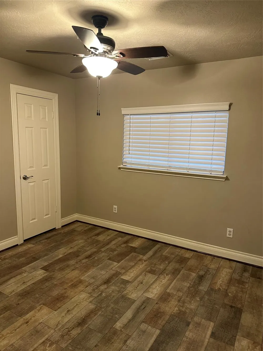 5202 Valley View Dr Drive La Porte, TX 77571