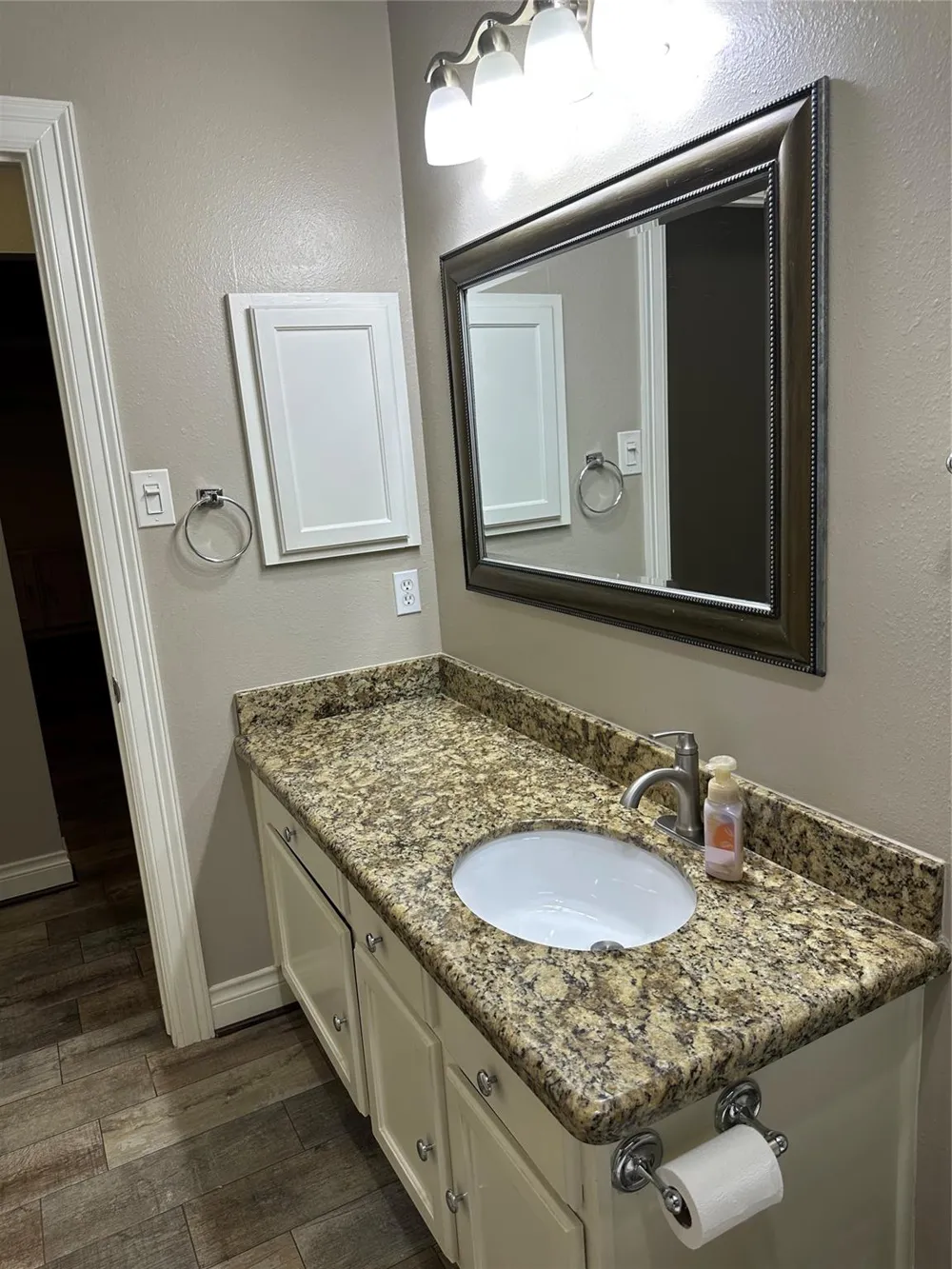5202 Valley View Dr Drive La Porte, TX 77571