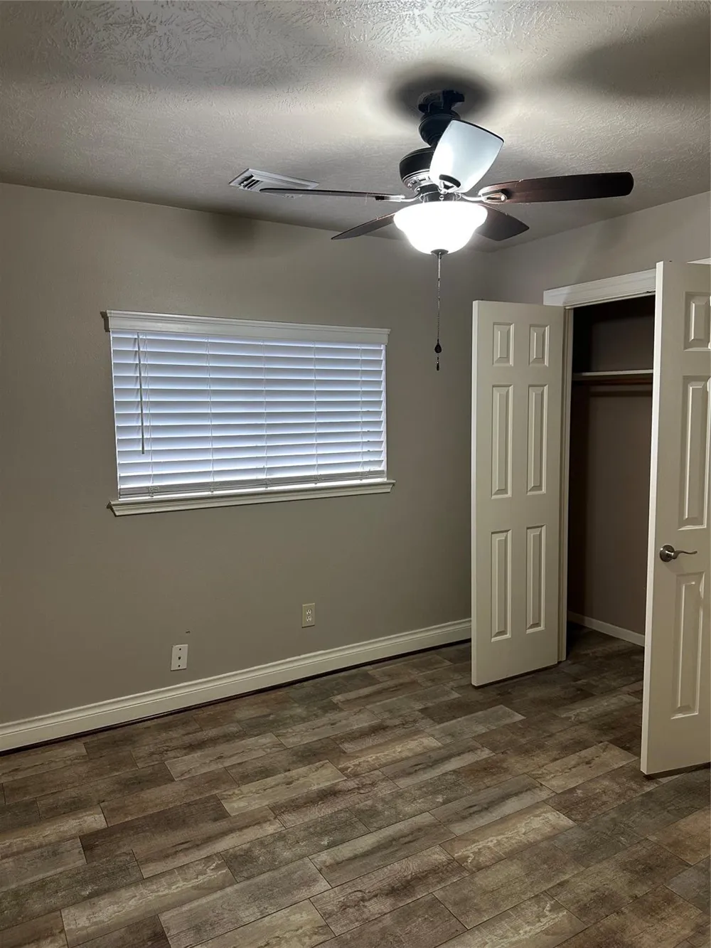5202 Valley View Dr Drive La Porte, TX 77571
